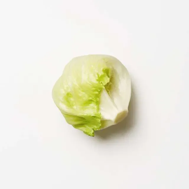 Norsk isbergsalat fersk sprø hel